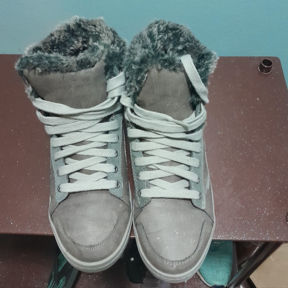 Skechers Women's Gray Fur-Lined Sneakers